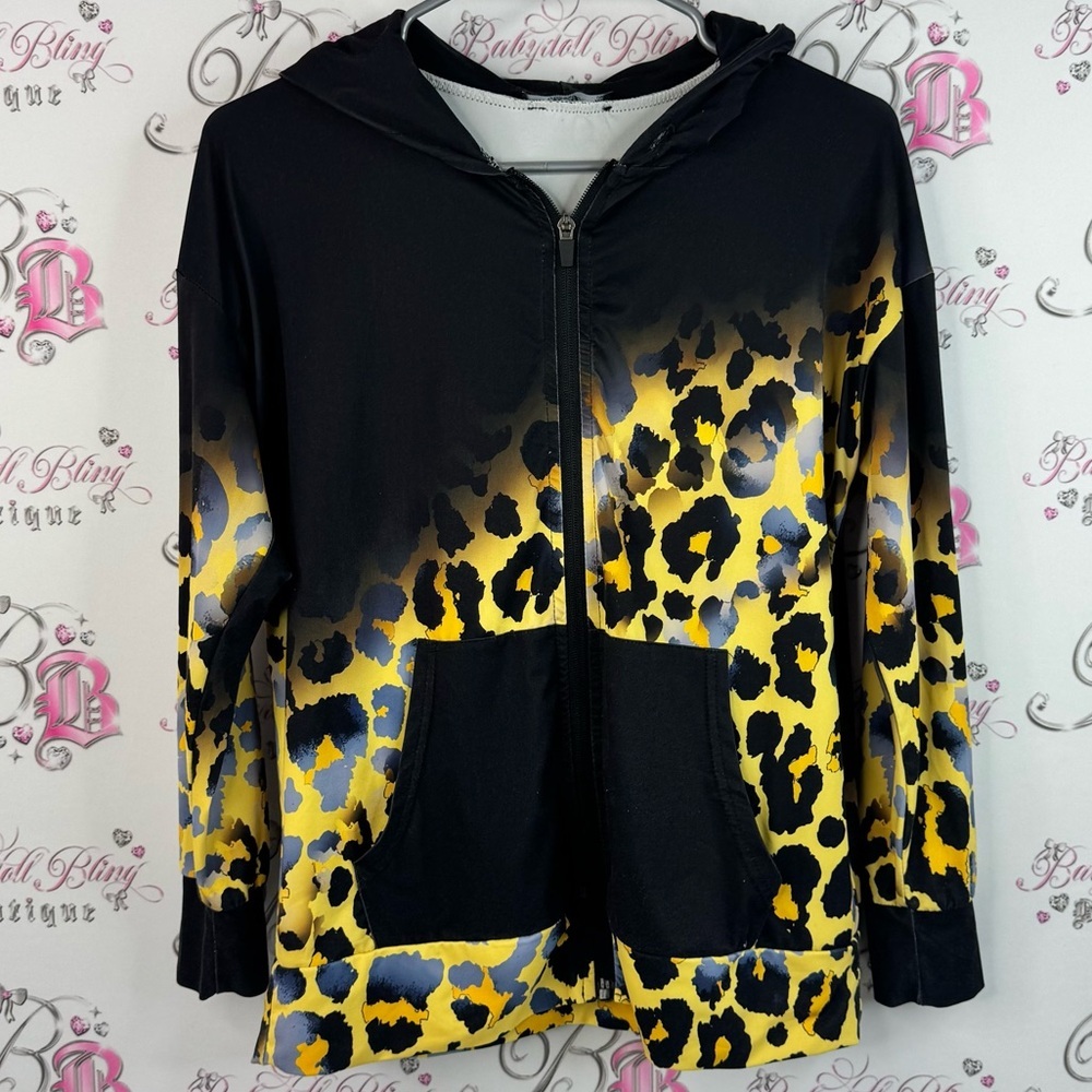 Lily by firmiana sweater hoodie cheetah leopard print animal Black and White Top